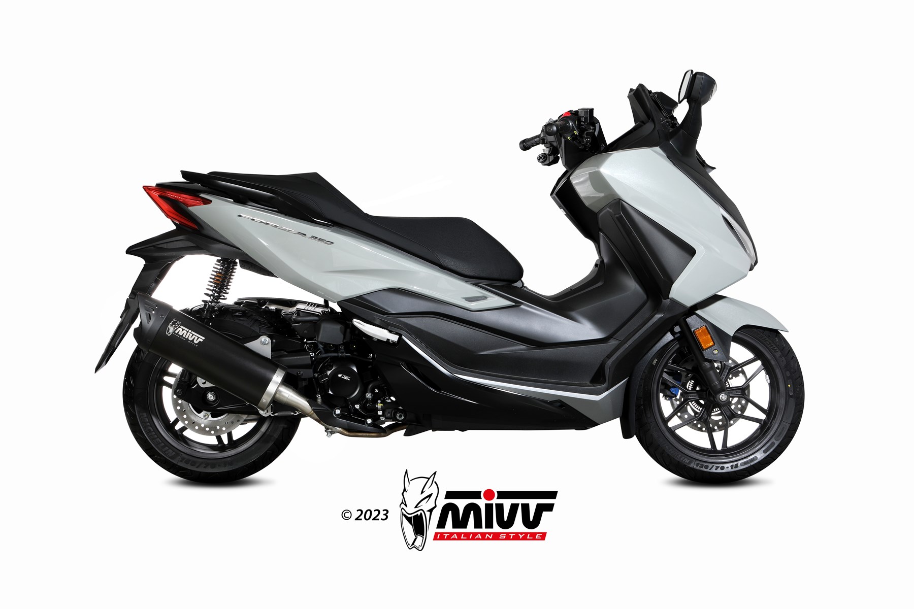 Honda_Forza350_2023-_MVHO0004_01.jpg